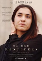 На её плечах