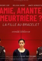 Девушка с браслетом